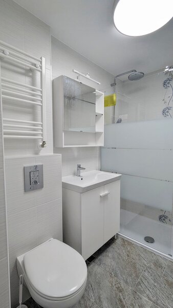 Nu Depinzi de Radet, Metrou Aurel Vlaicu, 3 camere 2 Bai, Renovat 2026